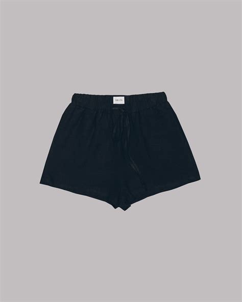 MIKUTA | The Black Linen Shorts