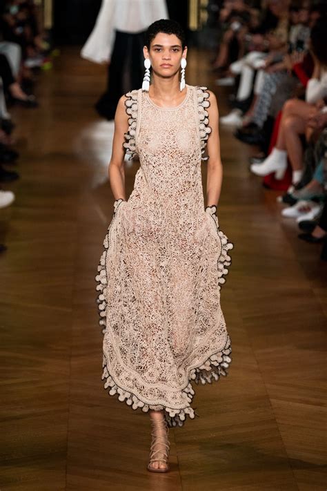 Stella McCartney Presents Her Most Sustainable Collection Yet for Spring 2020 | Fashion dresses ...