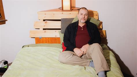 Number of Married Couples Who Are ‘Living Apart Together’ Is on the Rise - The New York Times