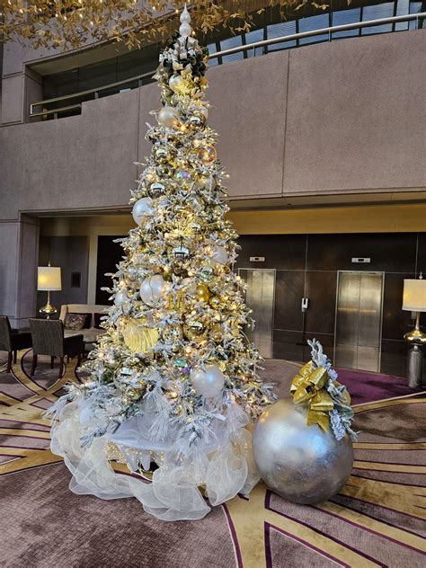 Pam Rios on LinkedIn: The holiday season has officially begun at the Hilton Houston Post Oak by…