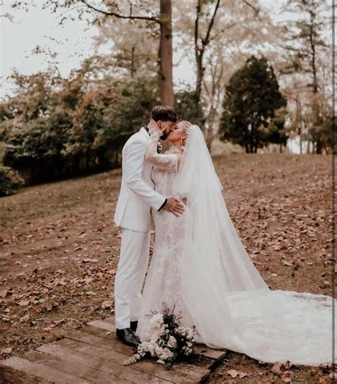 Jade just shared some wedding photos on ig. Here’s some of them : r ...