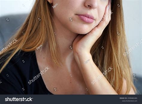 10+ Hundred Mumps Adult Royalty-Free Images, Stock Photos & Pictures ...