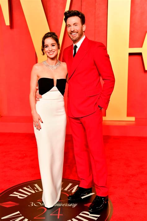 Chris Evans, wife Alba Baptista turn Vanity Fair Oscar party into date night: Photos - ABC News