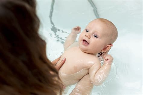 Warm Water, Big Love: A Guide on How To Bathe A Newborn Baby | Credihealth