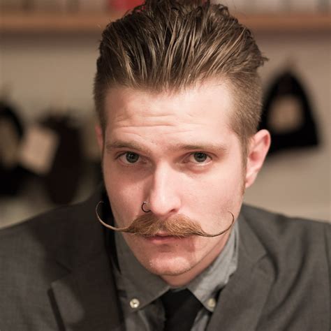 Handlebar Mustache: Định Nghĩa, Ví Dụ và Cách Sử Dụng Từ "Handlebar ...