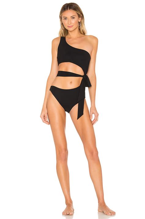 Gal Gadot Black 1 Piece Swimsuit 2019 | PS Fashion