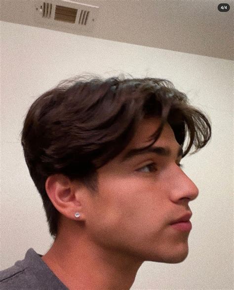 Pin by Wilson Lopez on Anime | Mens haircuts straight hair, Middle hair ...
