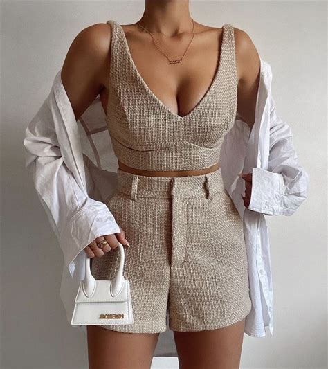 Pin em TWO PIECE SETS