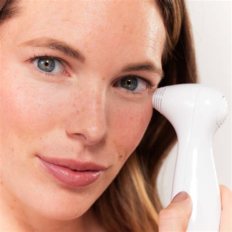 NIRA App | Track Your Skincare Progress with Ease