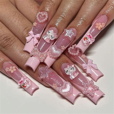 23+ Cutest Hello Kitty Nails For 2024 - DrExplains