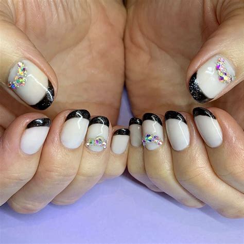 31 Short French Manicure Ideas to Try