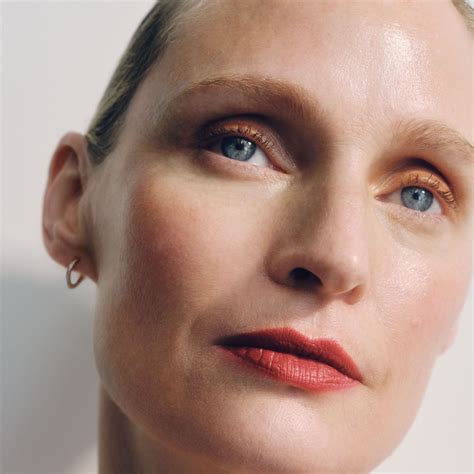 What is Mature Skin : Essential Guide to Aging Gracefully - Daily Personal Care