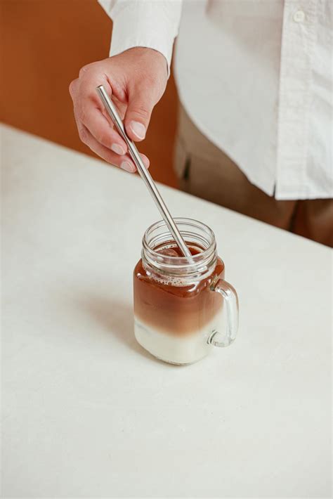 How To Make the Best Dairy-Free Iced Latte at Home | VegNews