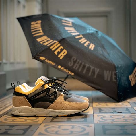 GLORY HOLE SNEAKER SHOP