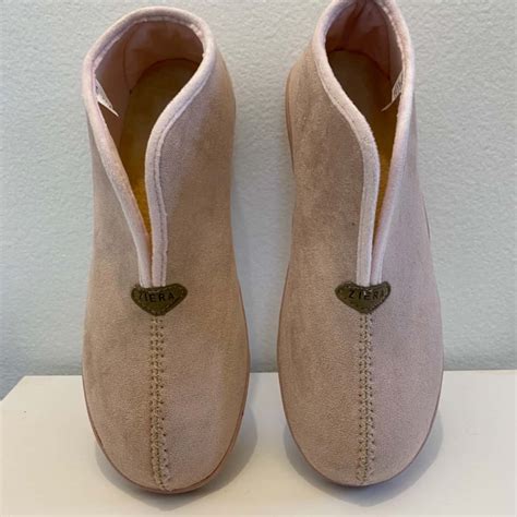 Ziera Womens Pink Slippers(s)