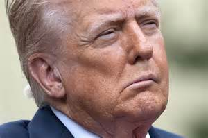 Trump's facial drooping fuels stroke rumors