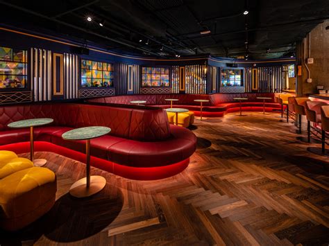Inside Swingers, Navy Yard’s Massive New Mini-Golf Bar - Eater DC