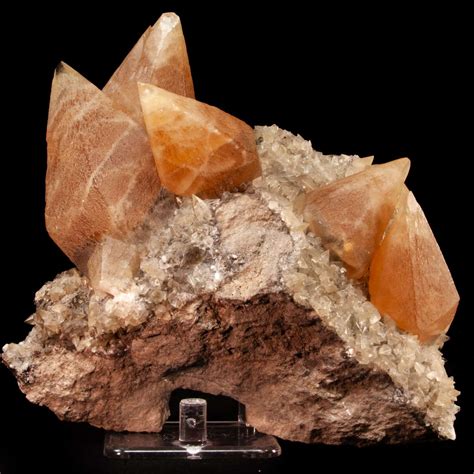 Calcite - Mineral Specimen for Sale - UCMinerals.com