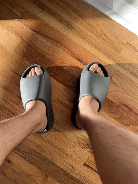 Love how my feet look in these slides 🥵 : r/nude_papi