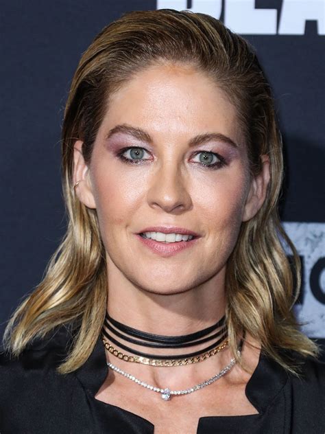 Jenna Elfman Lichaam