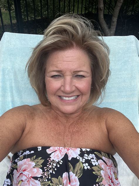 Pin by Cathy O'Connor on ME | Beautiful women over 50, Older women fashion, Mature fashion