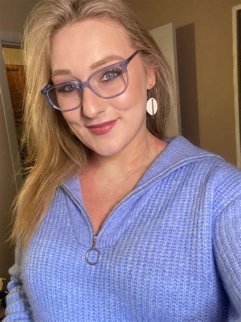 Can you tribute my pretty face please. I want to be dripping with cum ...