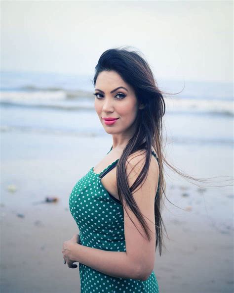 Big milky tits of Munmun Dutta 🤤 | Scrolller