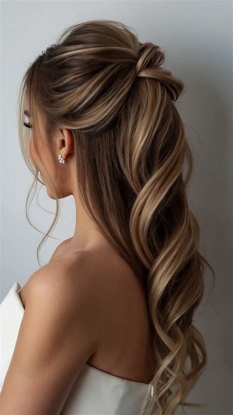 19 Glamorous Half Up Half Down Bridal Hairstyles Elevate Your Wedding ...