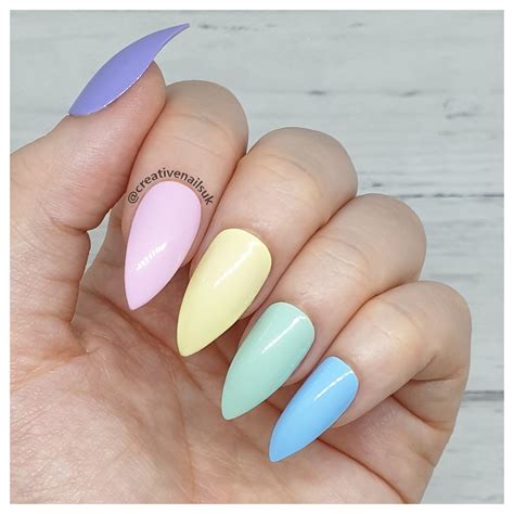 Rainbow Nails Pastel : Rainbow Manicure Trend 2020 Nails Photo ...