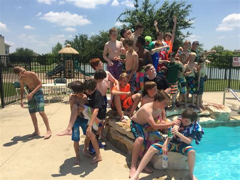 Trendy Mindy and Her Loves...: 6th Grade Boys Pool Party!