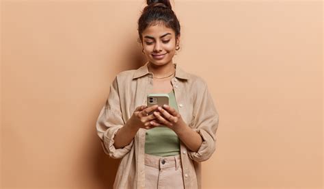 What is community content? Strategy, examples, & tips for managers | Khoros