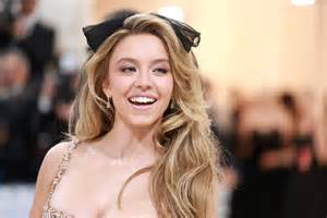 Fox News: Mehr Sendezeit für Sydney Sweeney als für Epstein