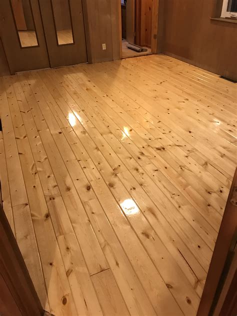 Pine Tongue and Groove Wood Flooring for a Cozy Home