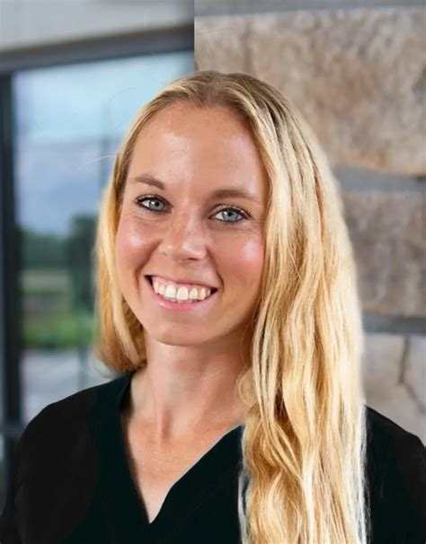Hailey Mueller, DVM | Veterinary Emergency & Specialty Hospital (VESH ...