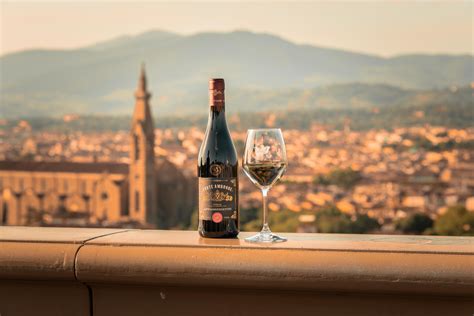 Wine windows in Florence: An Italian tradition that’s making a comeback ...