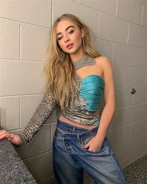 Sabrina Carpenter Hot Boobs Latest Videos & Images 2025 #631