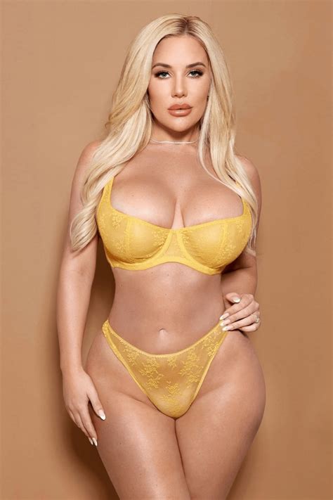 Hot curvaceous blone : r/SavannahBond