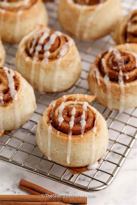 Pizza Dough Cinnamon Rolls {made with pizza dough!} - The Shortcut Kitchen