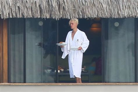 Justin Bieber and his penis on holiday - Irish Mirror Online