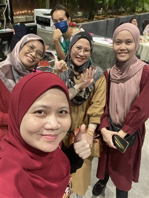 Family Dinner di The Hidden Grove