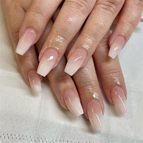 French Ombré Nails Are a Romantic Twist on the Classic Manicure — See ...