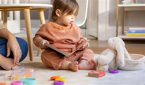 4 types of pretend play—and why they matter | Lovevery