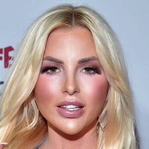 Jessica Weaver (Instagram Star) - Age, Birthday, Bio, Facts, Family ...