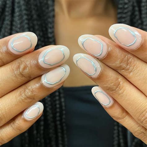 33 Oval Nail Designs for a Better All-Around Manicure