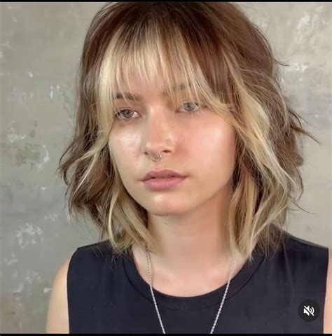Pin by Clara Jouy on Chauve | Color block hair, Short hair haircuts ...
