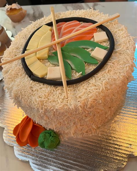 MEXICAN ROLL SUSHI X KYOKO (@mexicanroll_kyoko) • Instagram photos and ...