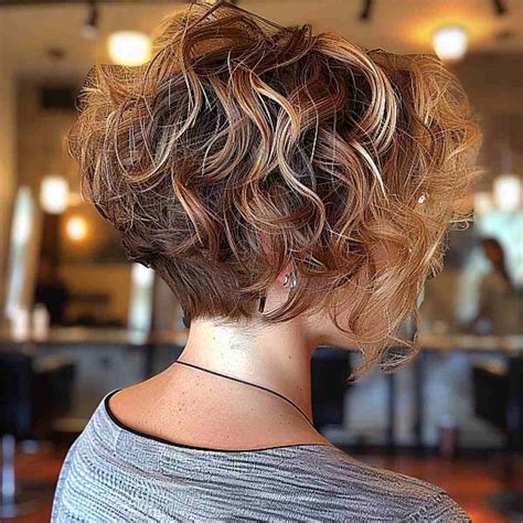 18 Stacked, Short Curly Bob Haircuts to Enhance Your Natural Curls