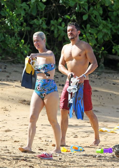 Katy Perry in a Swimsuit 12/27/2018 • CelebMafia