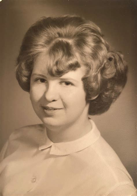 Cathie Lee Graves | Hamiltons Funeral Home