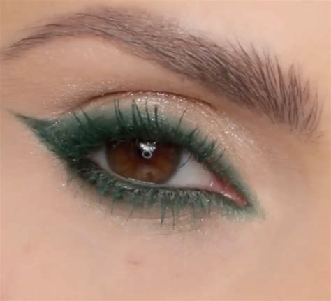 Dark Emerald Green Eyes